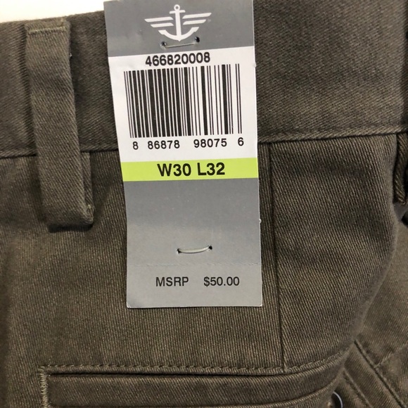 Dockers D2 flat front khaki size 30x32 - Picture 4 of 5